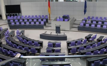 Dyskutuj o polityce