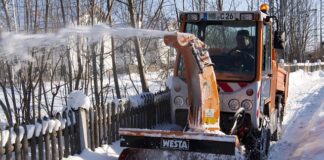 Ile kosztuje godzina odśnieżania ciągnikiem?