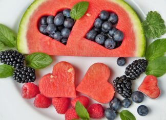 Jak usunąć zacieki na szybie samochodowej?