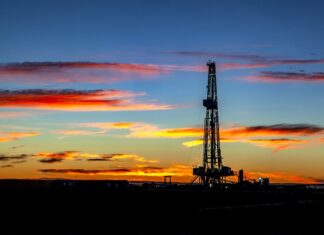 Czy płyn do mycia szyb odtłuszcza?