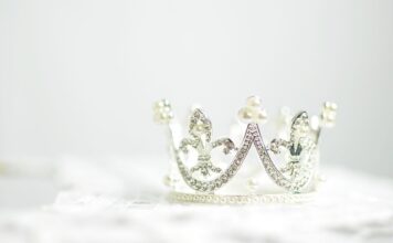 Skąd się bierze królową pszczół?