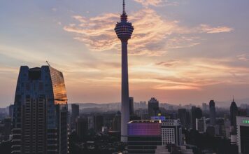 Czym kleić kamienie szlachetne? Czym kleić kamienie szlachetne?