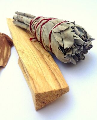 Jak palić Palo Santo w domu?