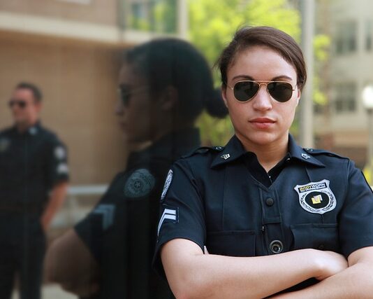 Czy policjant może sprawdzić gaśnicę?