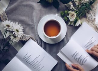 Czy można trzymać książki na parapecie?