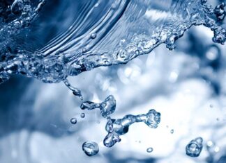 Czy można wlać wodę zamiast płynu chłodniczego?