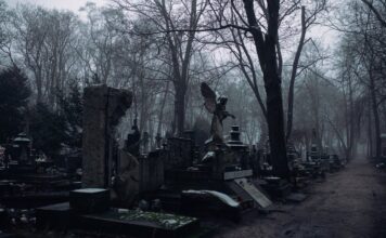 Jak powstają nagrobki w zakładzie kamieniarskim? kamieniarstwo Warszawa